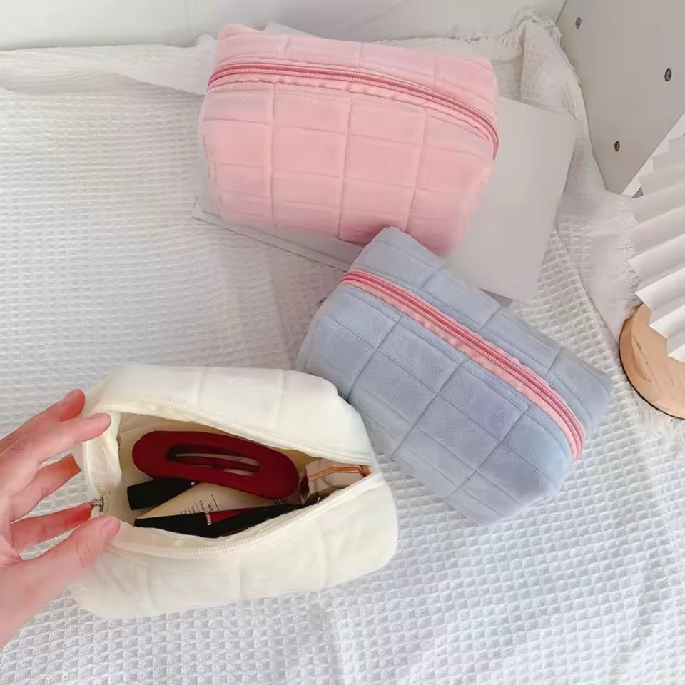 Cute Portable Cosmetic Bag – Travel Makeup Pouch for Women