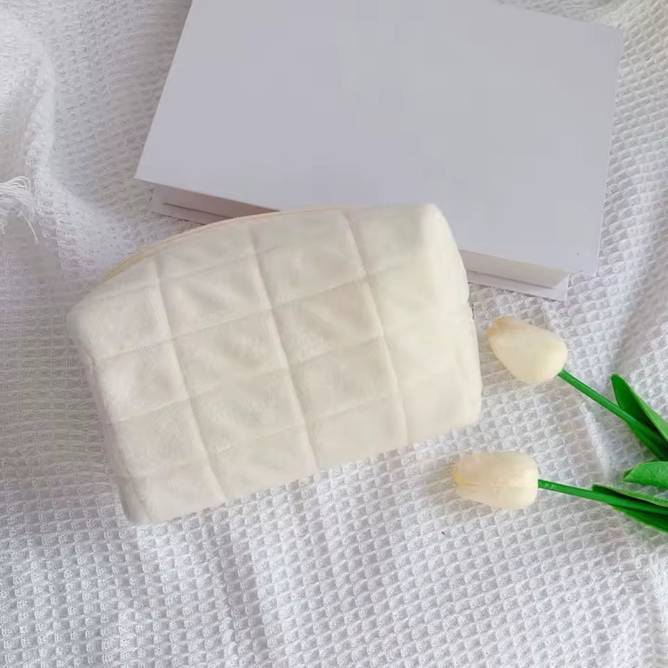 Cute Portable Cosmetic Bag – Travel Makeup Pouch for Women