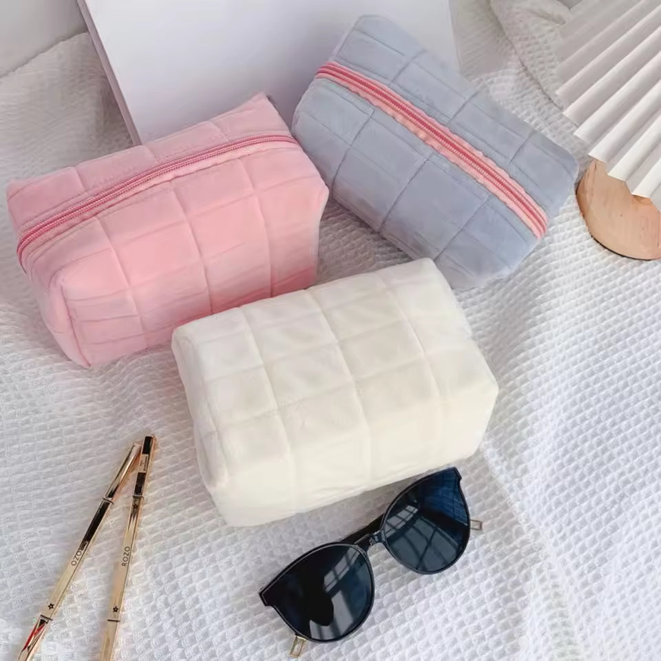 Cute Portable Cosmetic Bag – Travel Makeup Pouch for Women